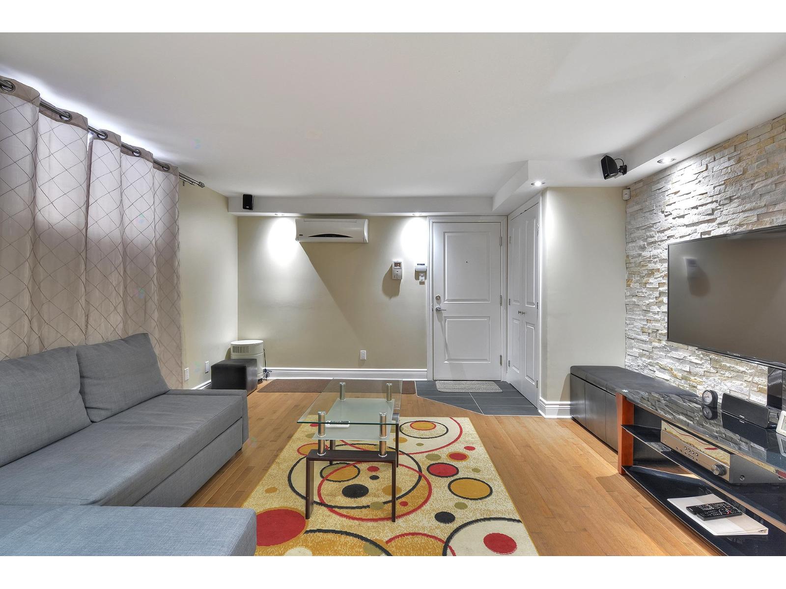 2084 Boul. Décarie, #101a Property Photo 2