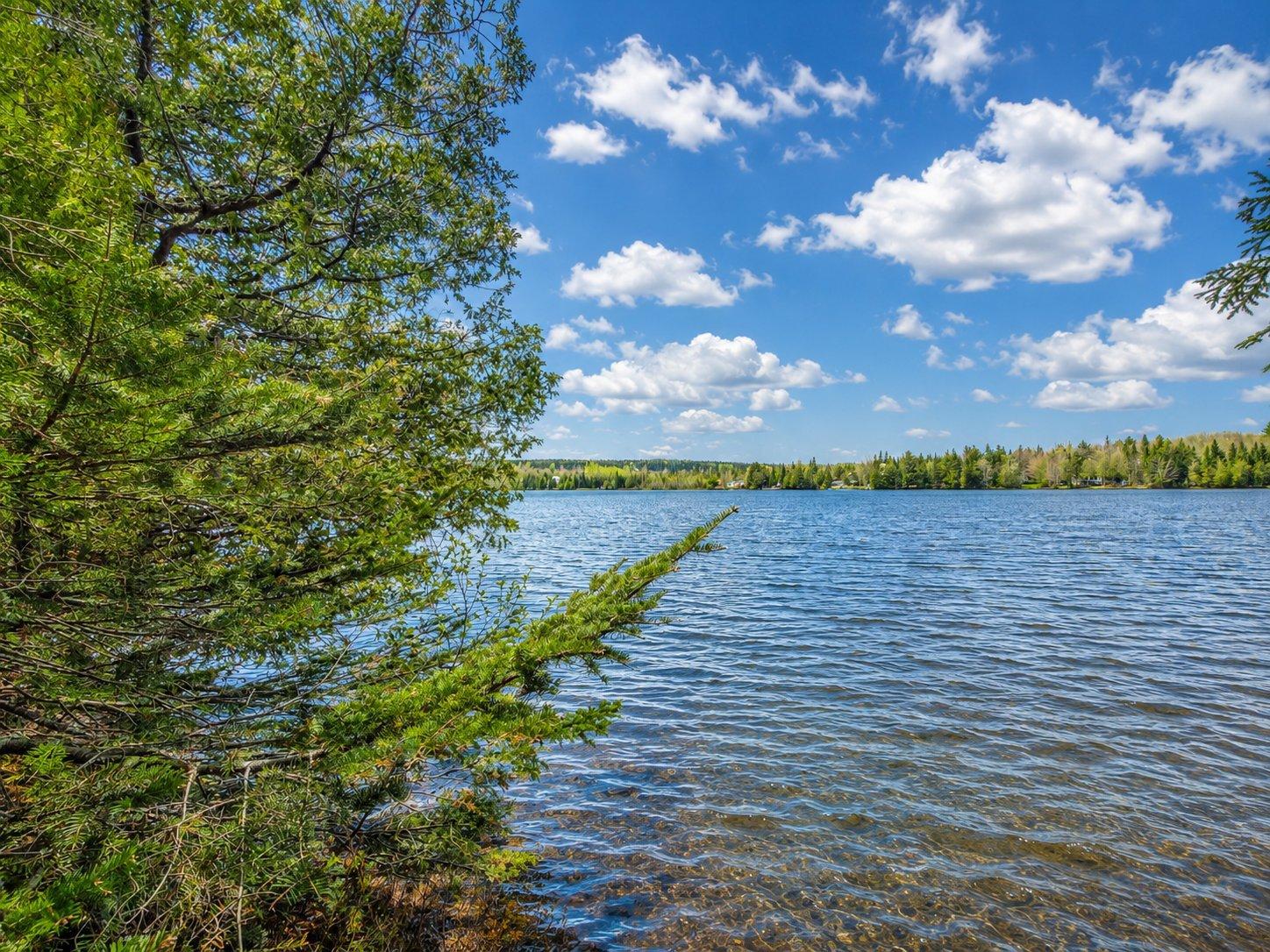 Ch. Du Lac-des-trois-milles E. Property Photo 3