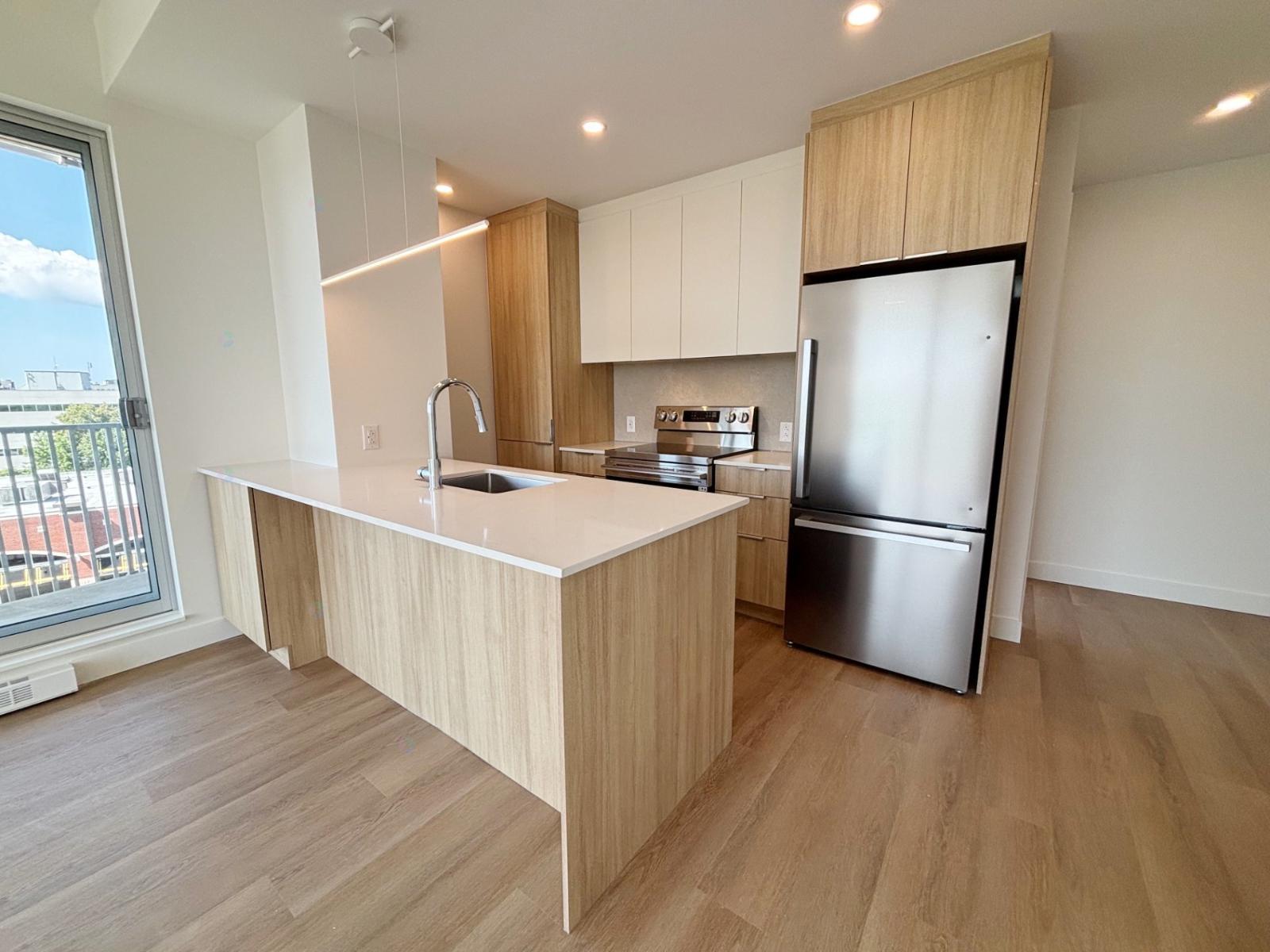 2005 Av. De Bois-de-boulogne, #502 Property Photo 2