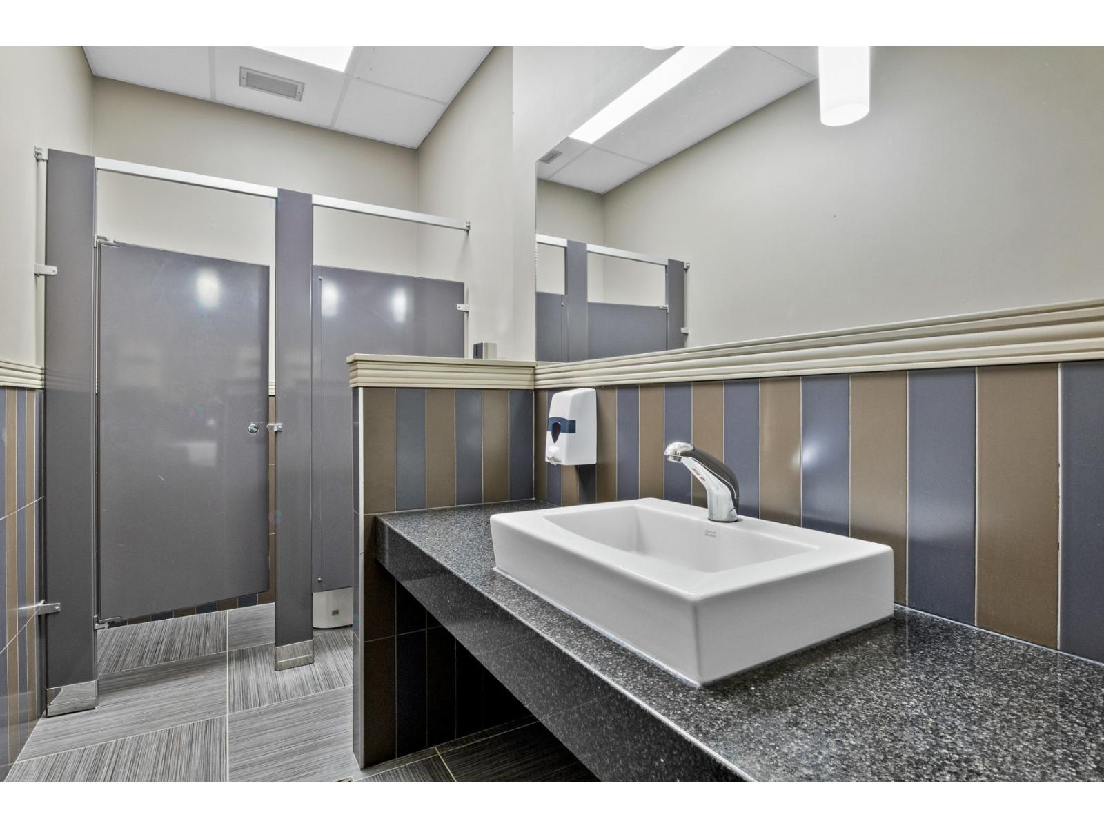 740 Rue Galt O., #013b Property Photo 6