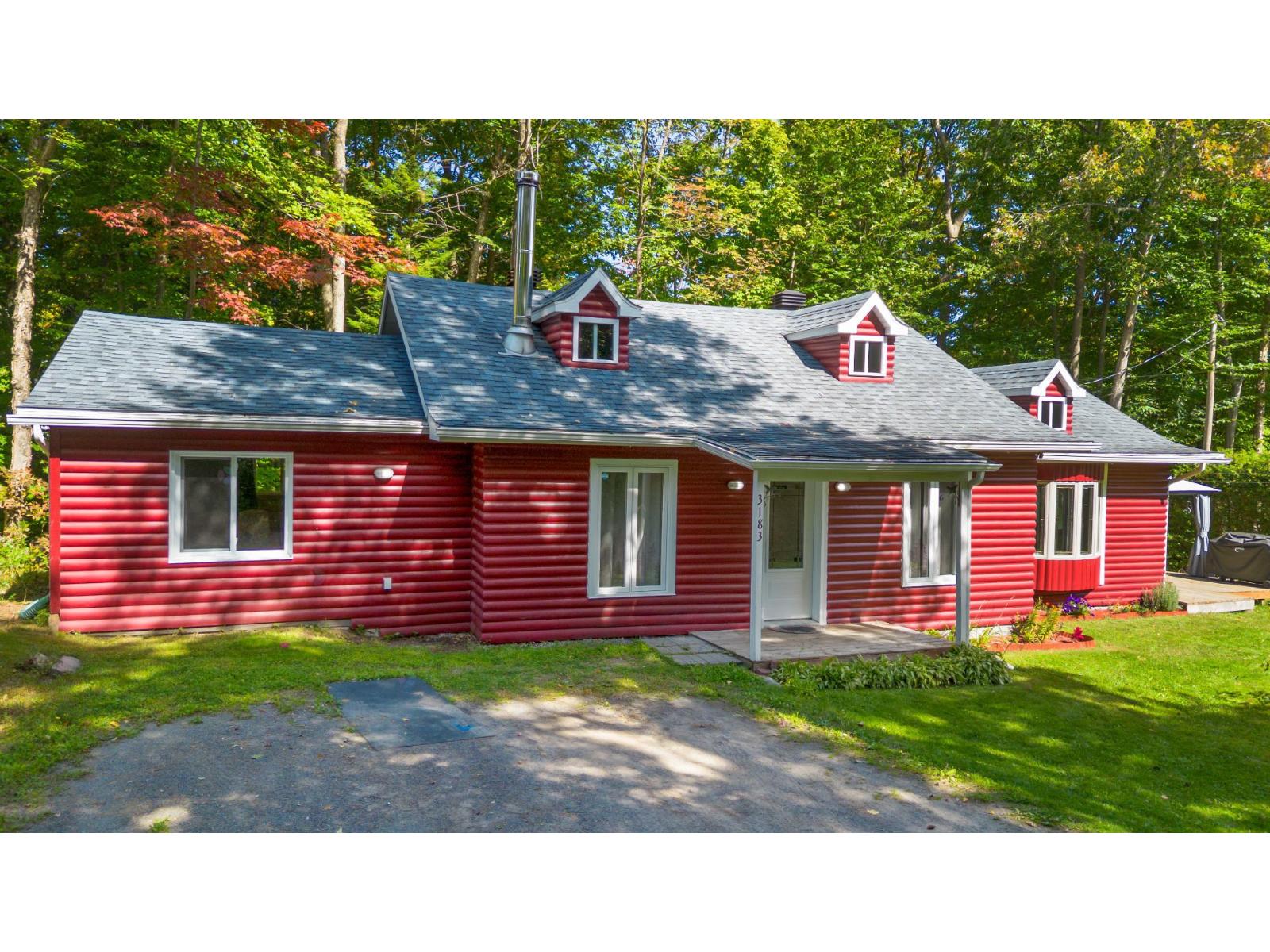 3183 3e Avenue Du Lac-quinn Property Photo 1