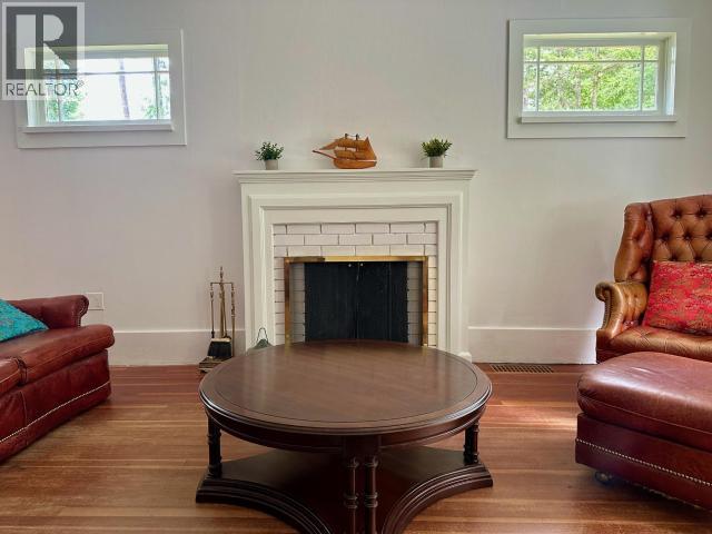 6237 Lund Property Photo 8