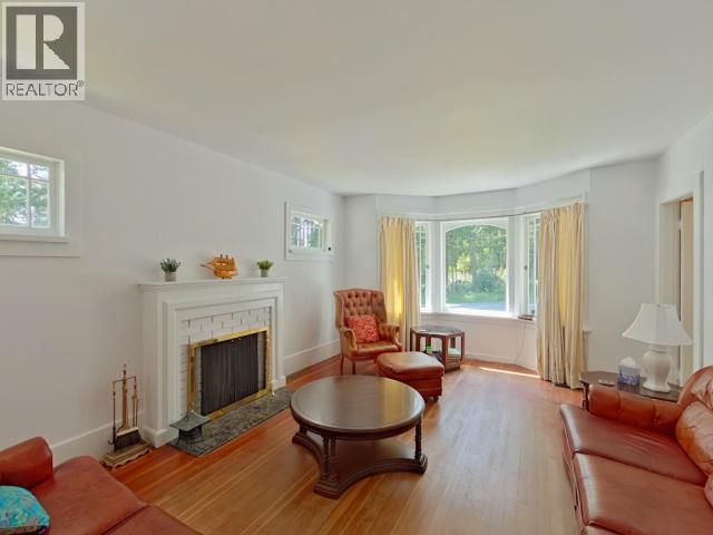 6237 Lund Property Photo 12