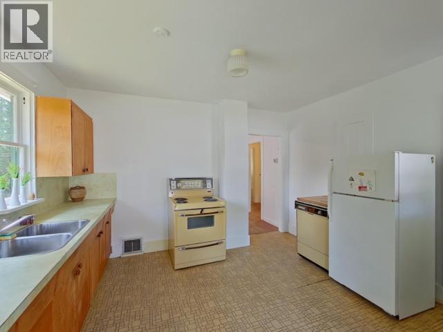 6237 Lund Property Photo 17