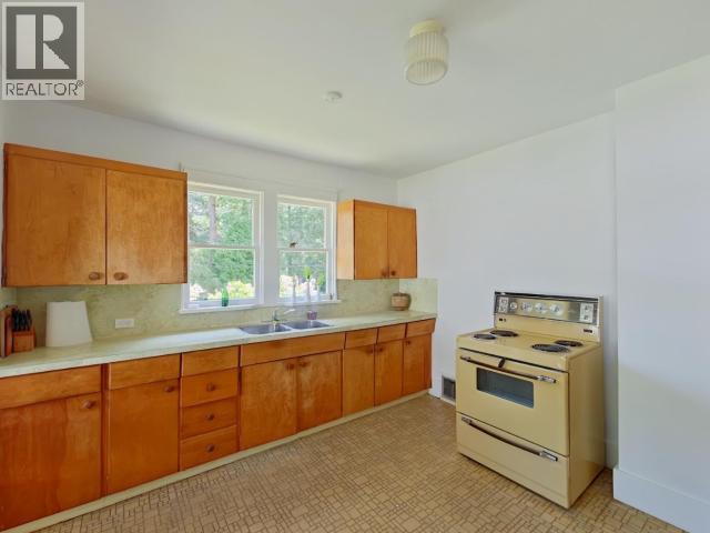 6237 Lund Property Photo 18