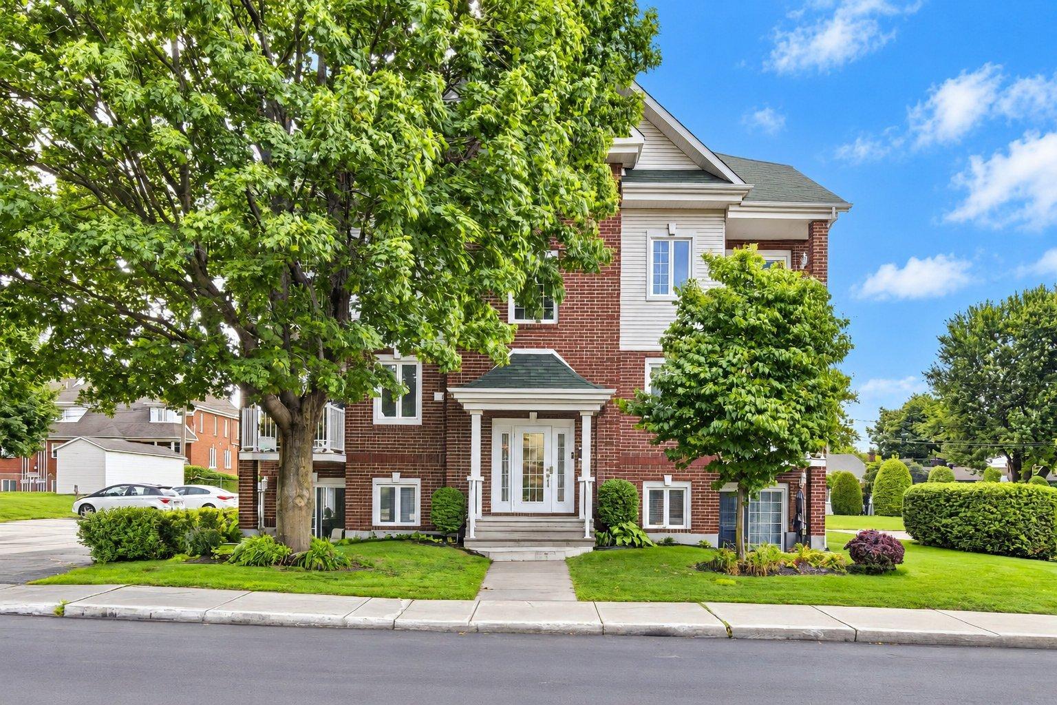 331 Ch. De La Côte-st-louis, #202 Property Photo 1