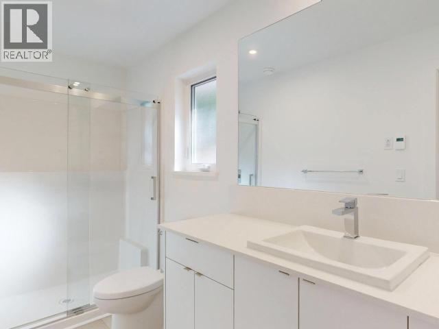 7164 Edgehill Crescent Property Photo 7