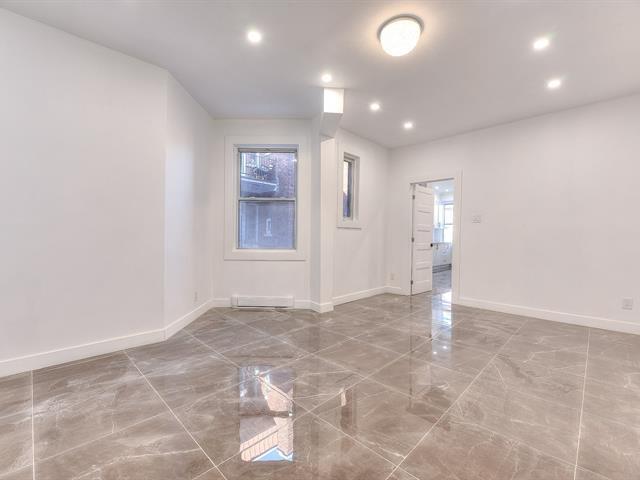 743a Av. Outremont Property Photo 1