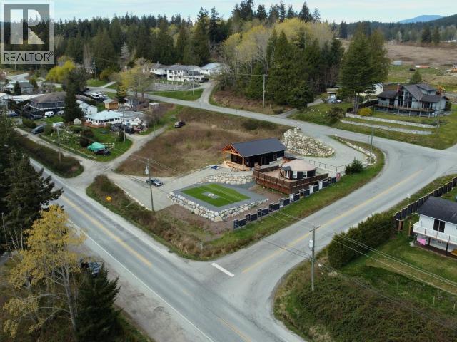 8122 Highway 101 Property Photo 1