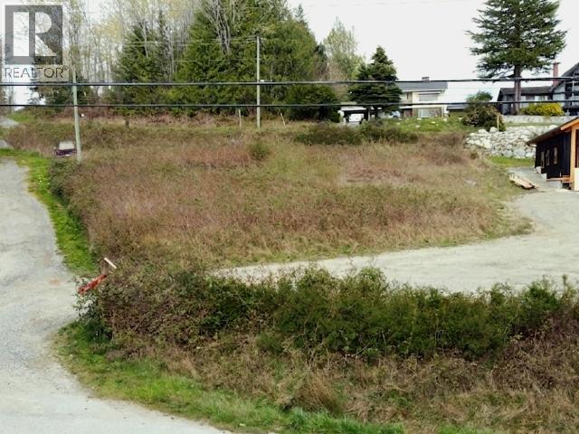 8122 Highway 101 Property Photo 3