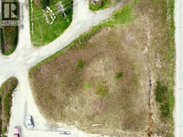 8122 Highway 101 Property Photo 4