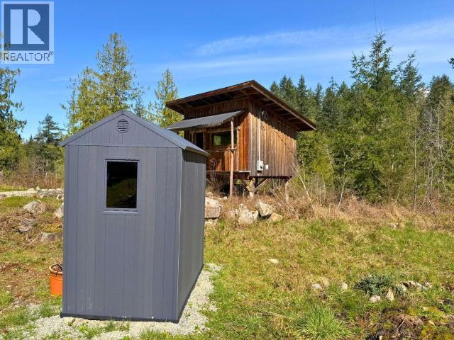 1731 Highway 101 Property Photo 14