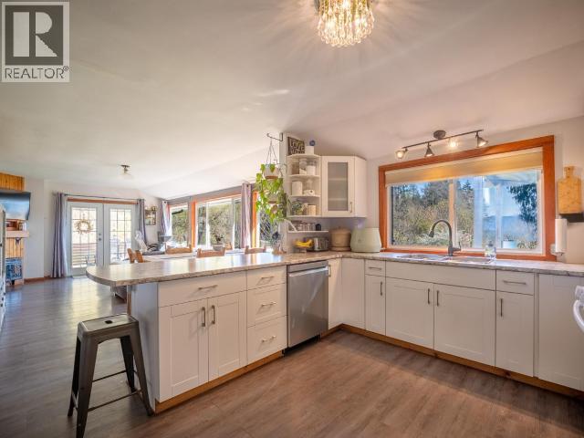 1819 Roberts Road Property Photo 3