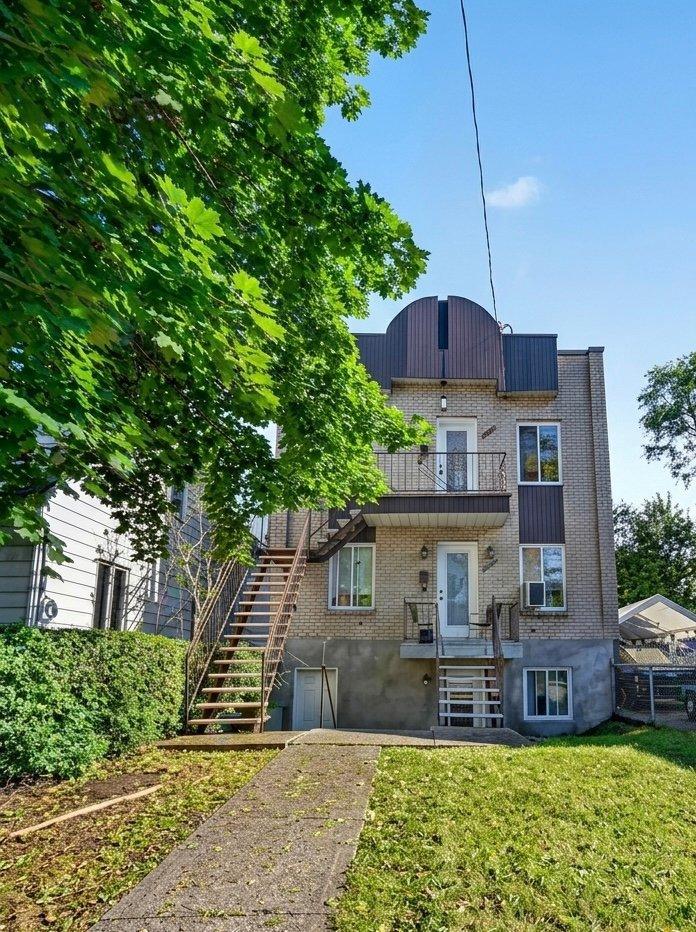 2049-2053 Rue Du Quesne Property Photo 1