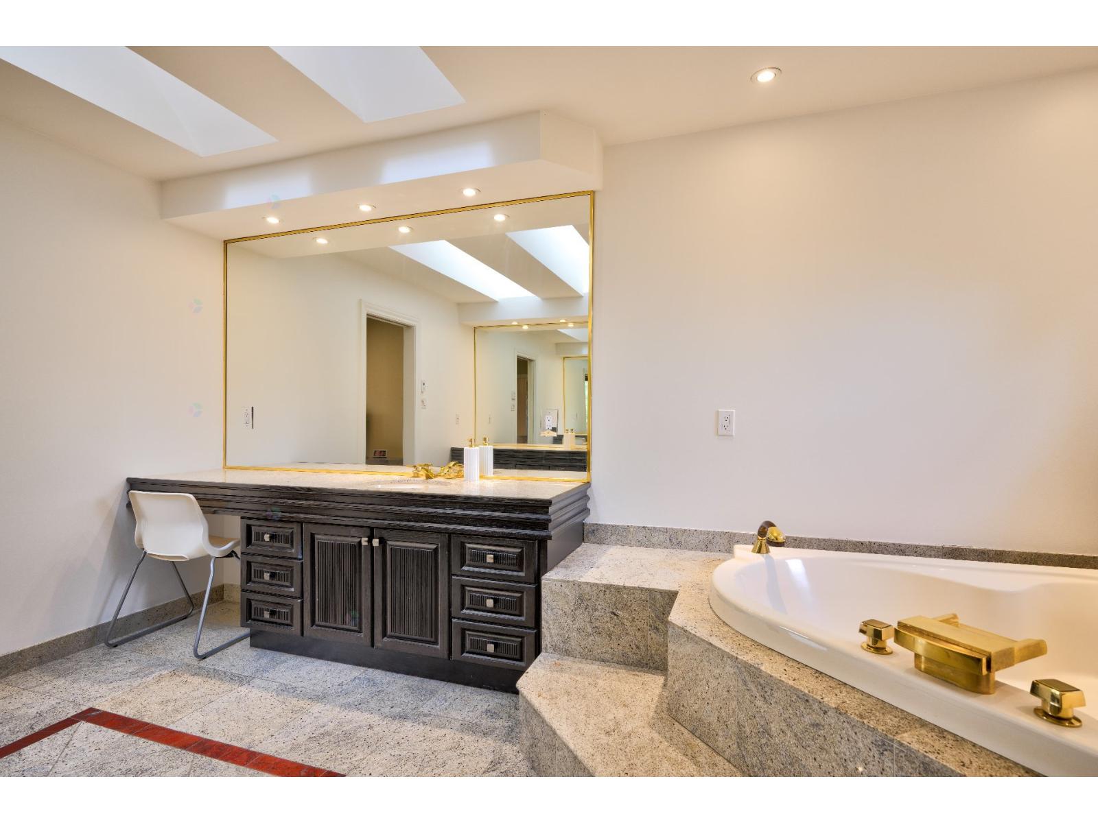284 Alice-carrière Street Property Photo 33