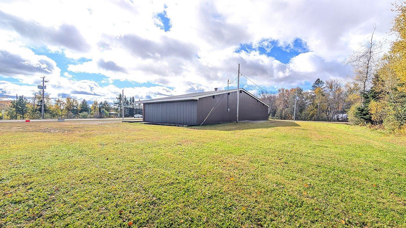 4221z Ch. Des Brises Property Photo 10