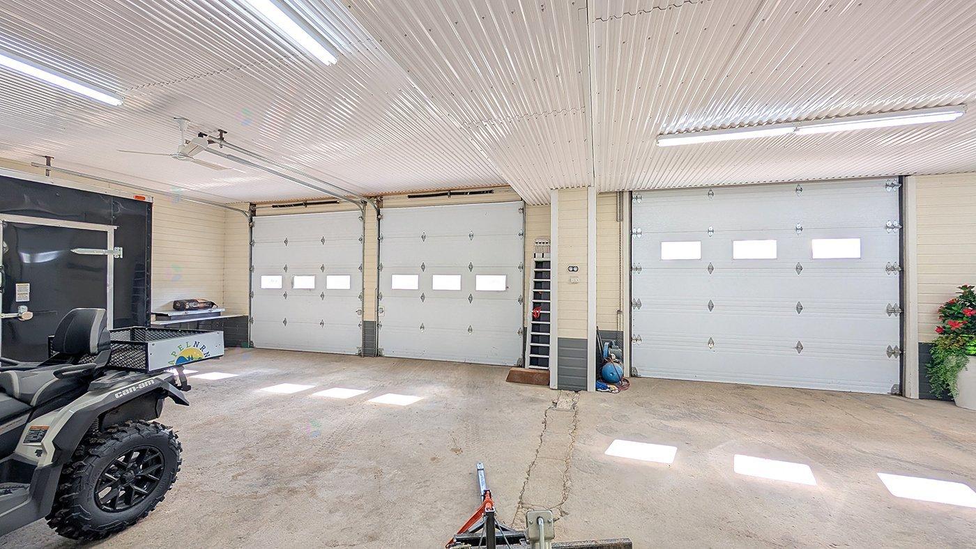 4221z Ch. Des Brises Property Photo 19