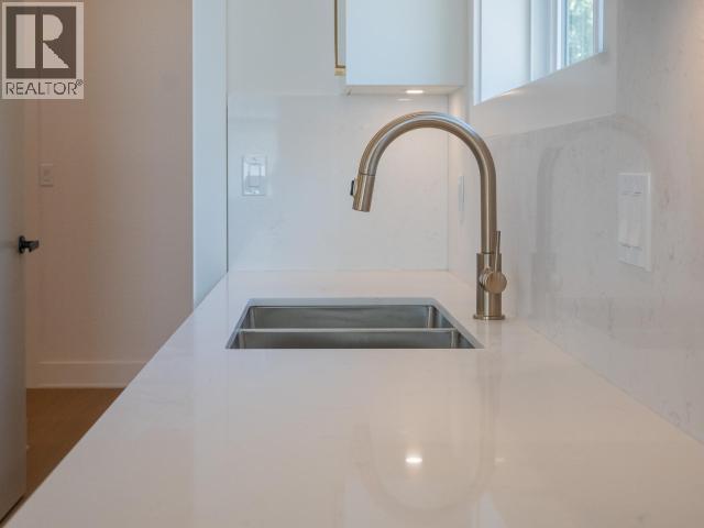 4158 Bowness Ave Property Photo 14