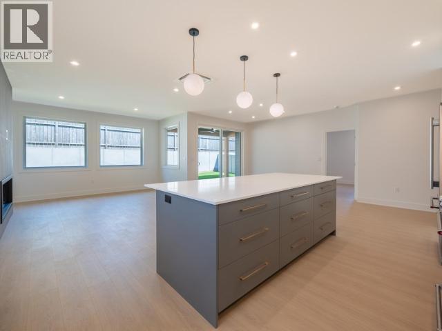 4158 Bowness Ave Property Photo 15