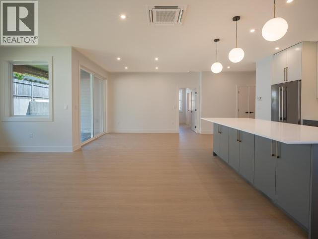 4158 Bowness Ave Property Photo 17