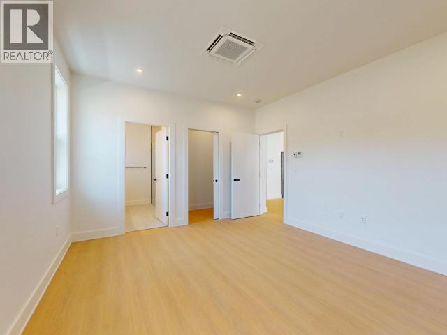 4158 Bowness Ave Property Photo 22
