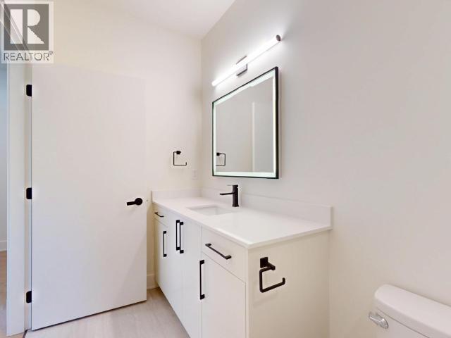 4158 Bowness Ave Property Photo 30