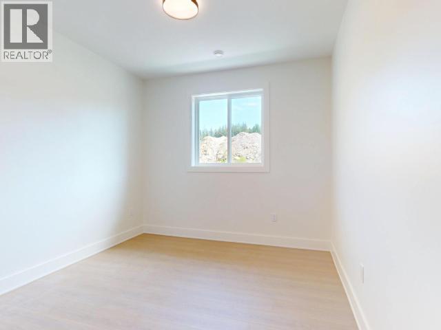 4158 Bowness Ave Property Photo 33