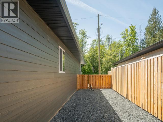 4158 Bowness Ave Property Photo 35