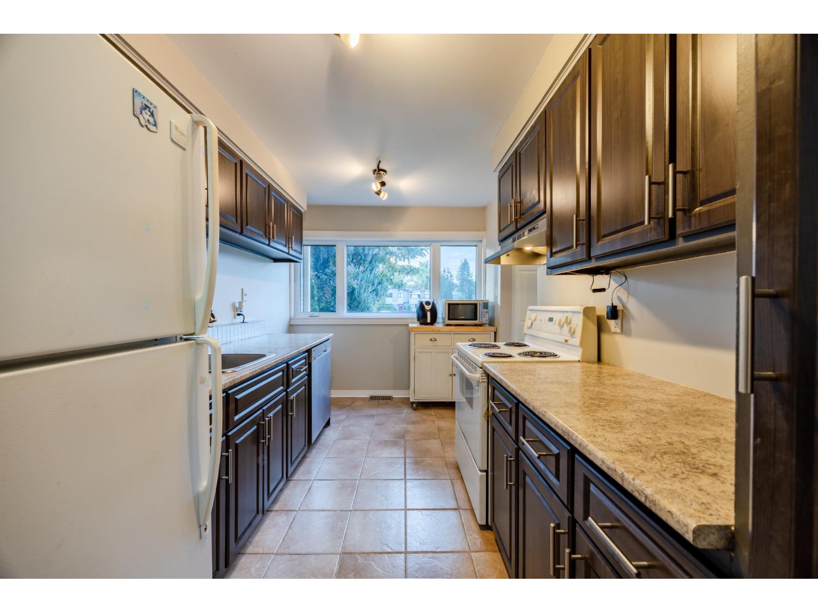 167 Av. Belmont Property Photo 4