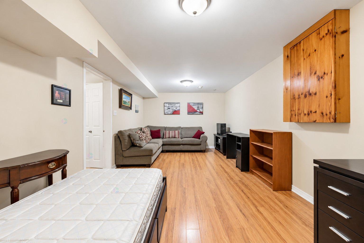 167 Av. Belmont Property Photo 18