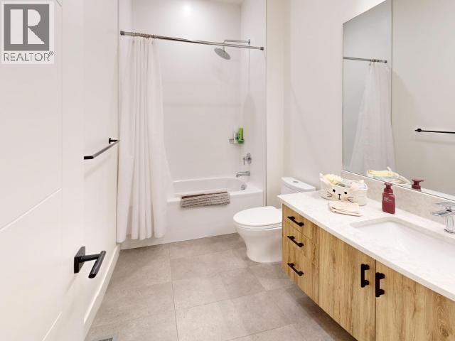 4048 Saturna Ave Property Photo 37
