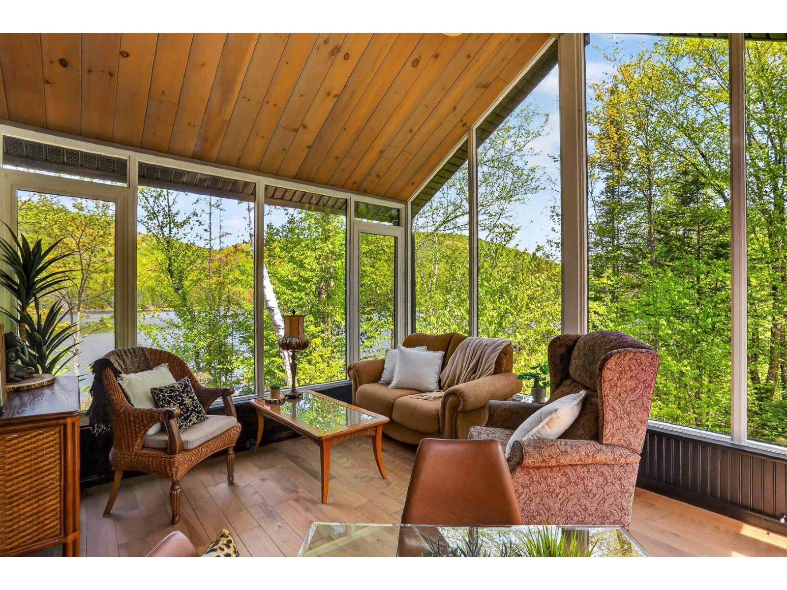 1081 Ch. De L'épinette Property Photo 11
