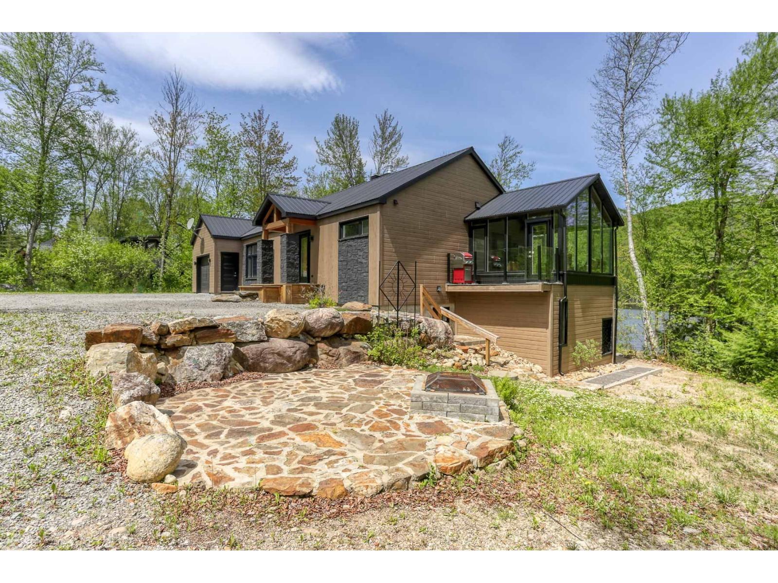 1081 Ch. De L'épinette Property Photo 37