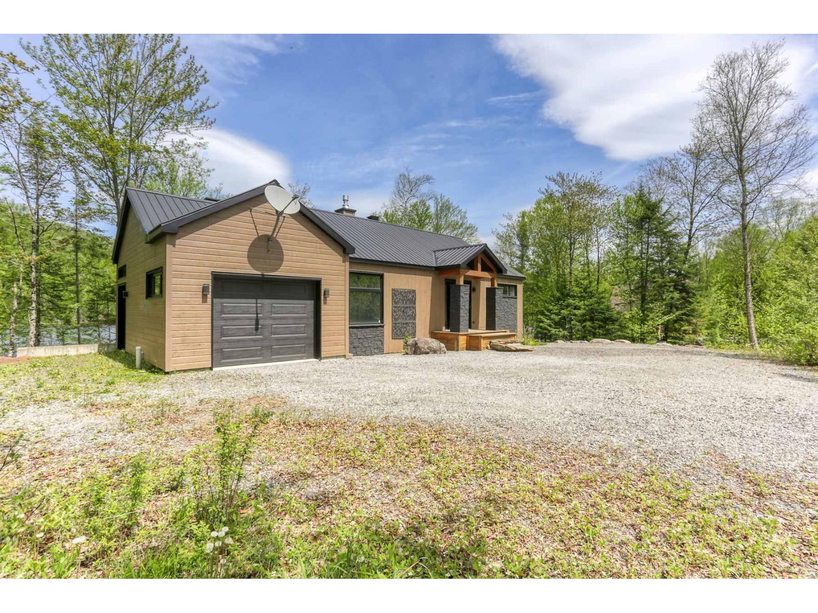1081 Ch. De L'épinette Property Photo 38