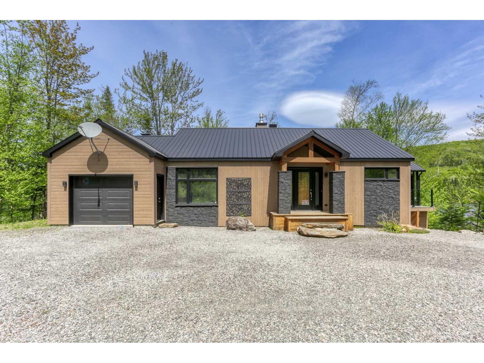 1081 Ch. De L'épinette Property Photo 48