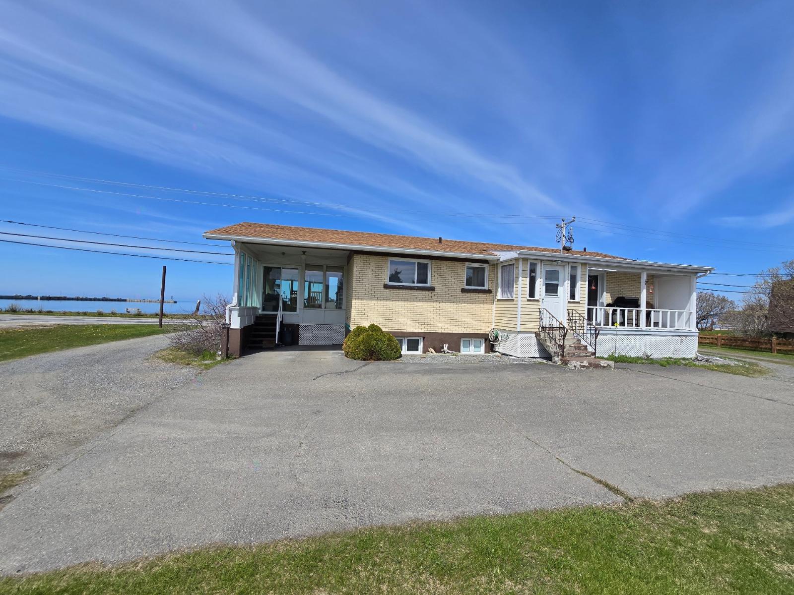57 1re Avenue E. Property Photo 5