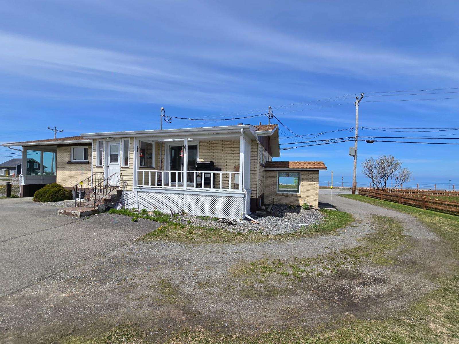 57 1re Avenue E. Property Photo 6