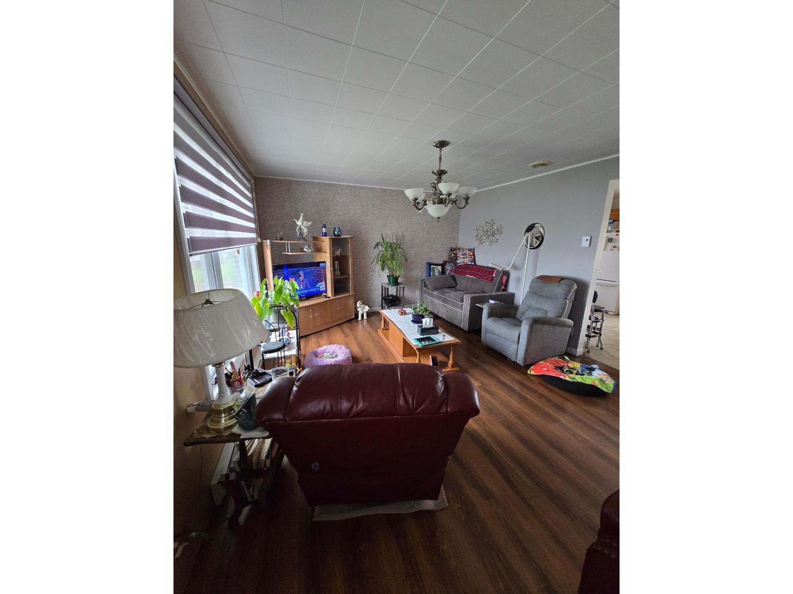 57 1re Avenue E. Property Photo 15