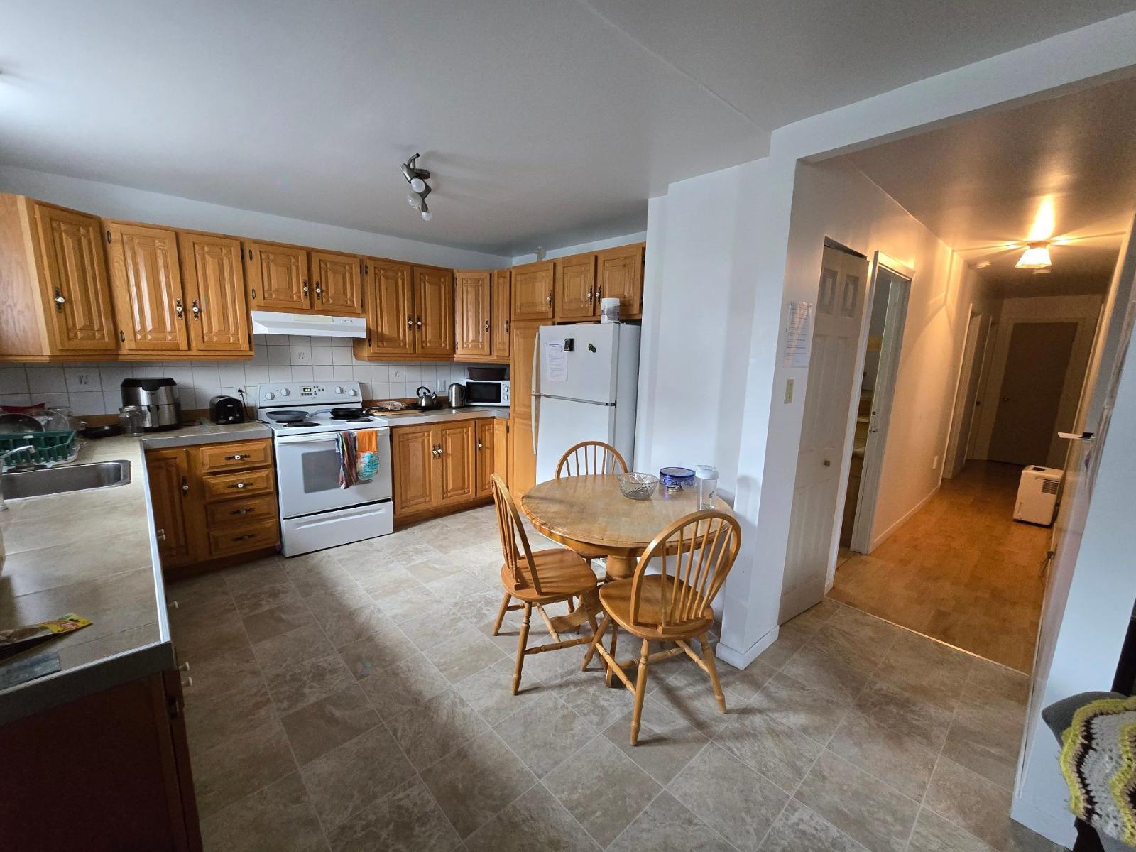 57 1re Avenue E. Property Photo 27