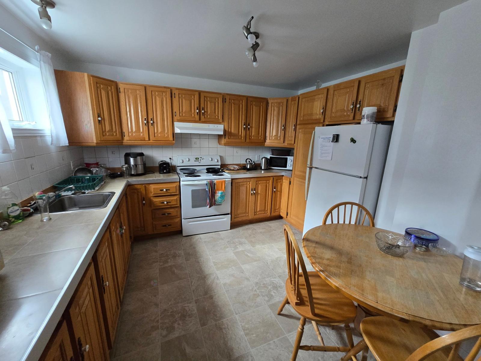 57 1re Avenue E. Property Photo 28