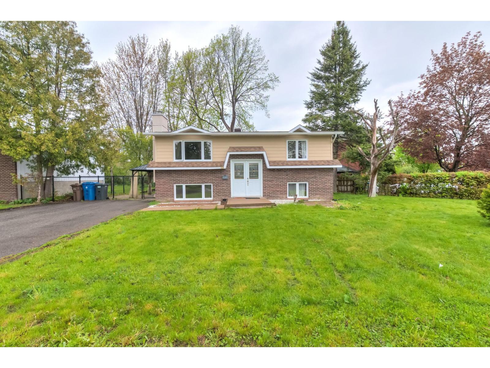 329 Rue Duquette