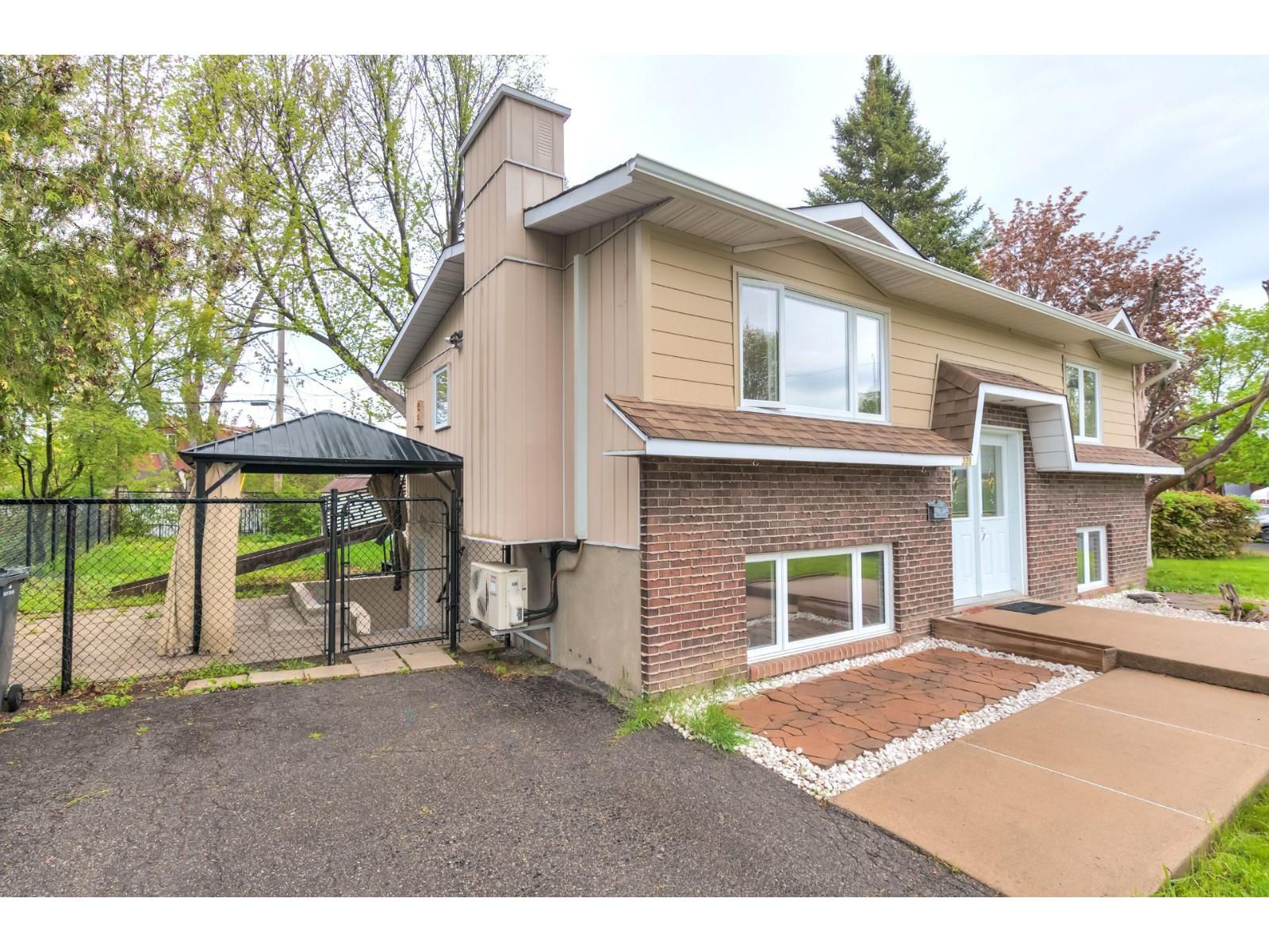 329 Rue Duquette Property Photo 2