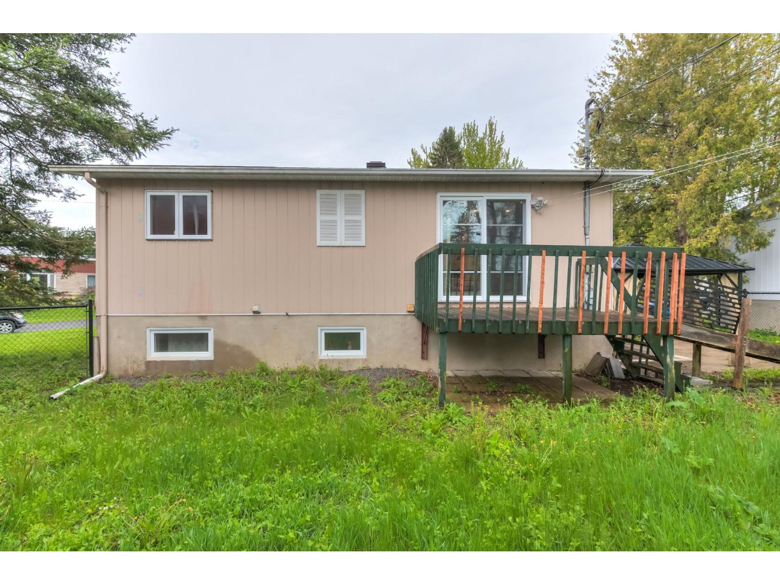 329 Rue Duquette Property Photo 22