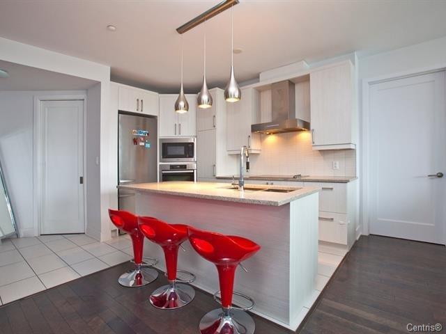 1225 Boul. Robert-bourassa, #1207 Property Photo 5