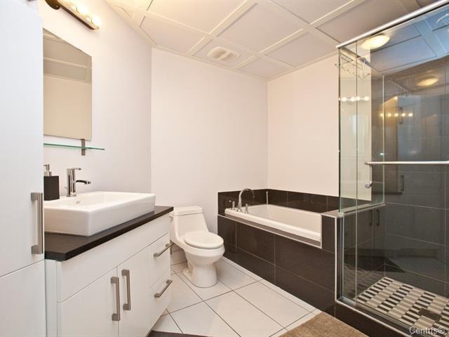 1225 Boul. Robert-bourassa, #1207 Property Photo 9