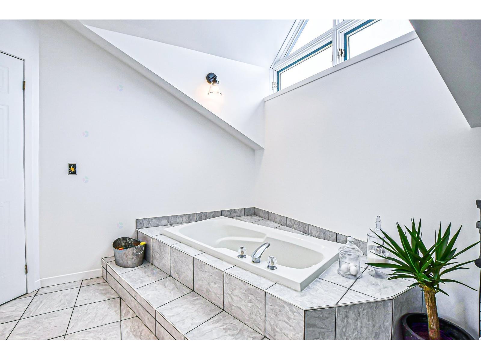 544 Ch. Des Cimes Property Photo 19