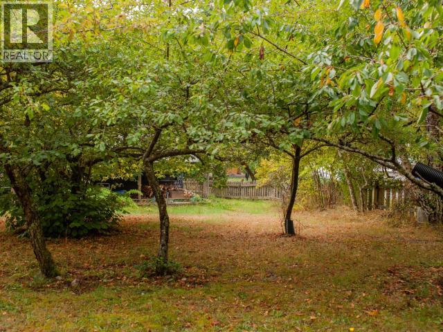 7889 Highway 101 Property Photo 3