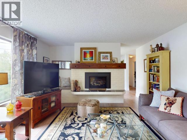 7889 Highway 101 Property Photo 6