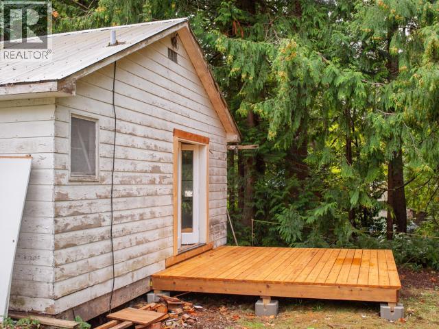 7889 Highway 101 Property Photo 18