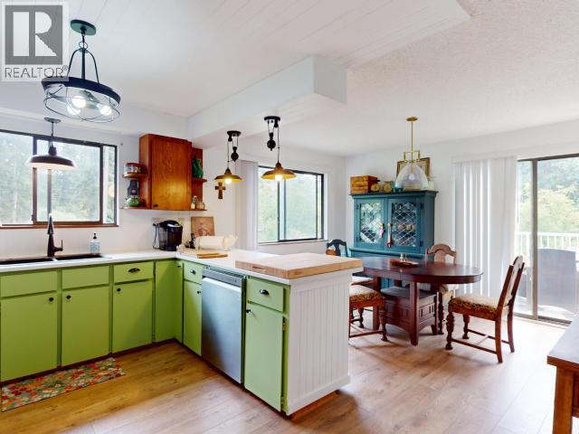 7889 Highway 101 Property Photo 26